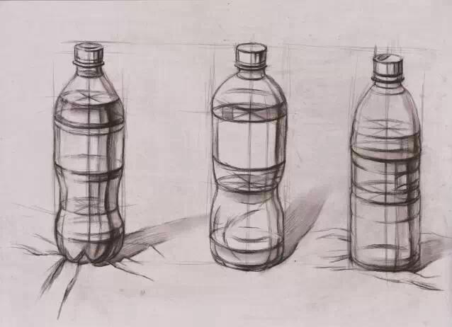 素描矿泉水瓶子图片
